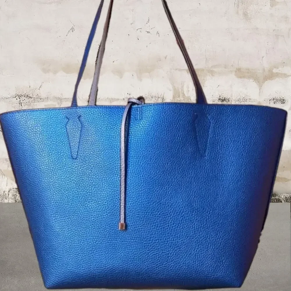 GUESS Metallic Reversible Tote Bag or Mask - Picture 4 of 6